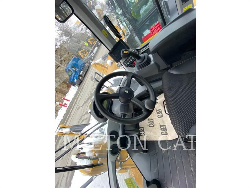 CAT 938M Wheel loaders