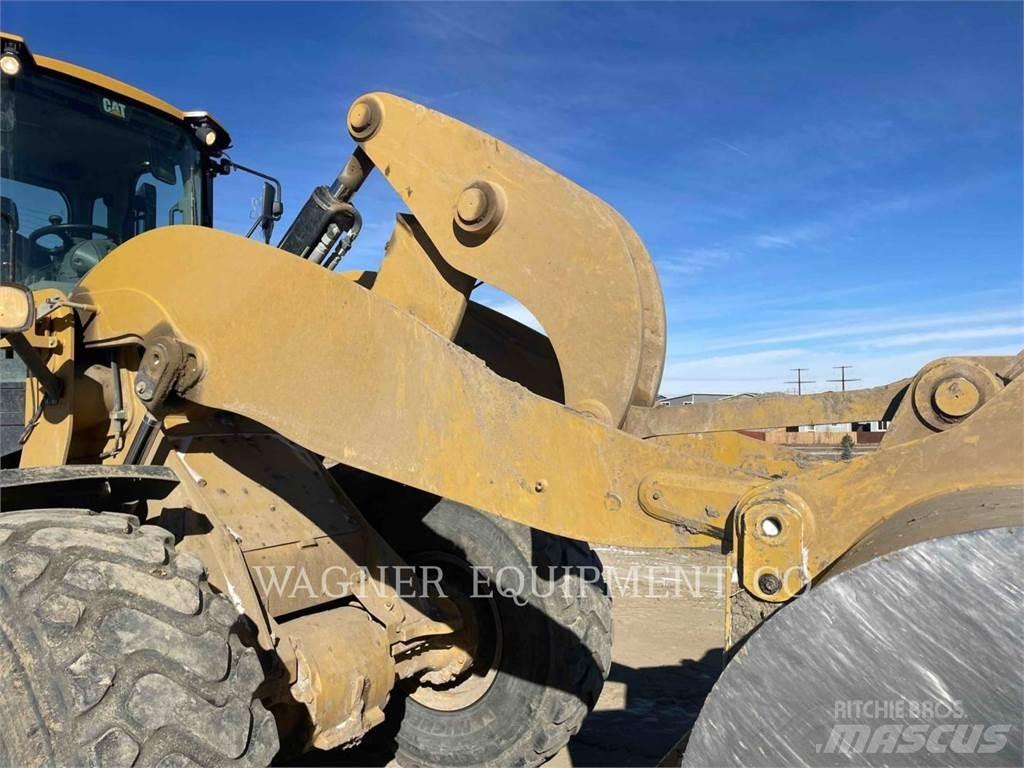CAT 938M Wheel loaders