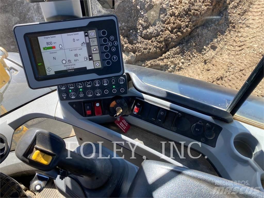 CAT 938M Wheel loaders