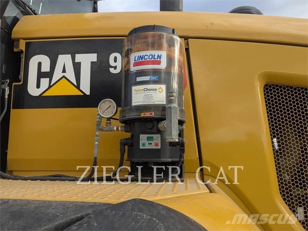 CAT 938M Wheel loaders