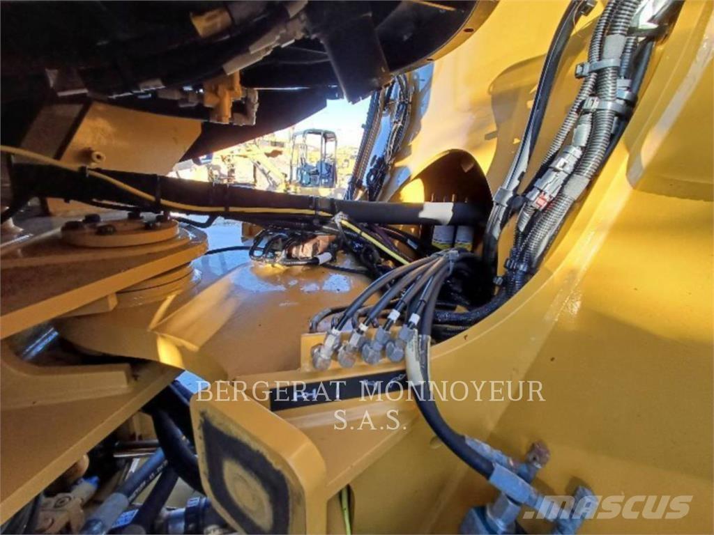 CAT 938M Wheel loaders