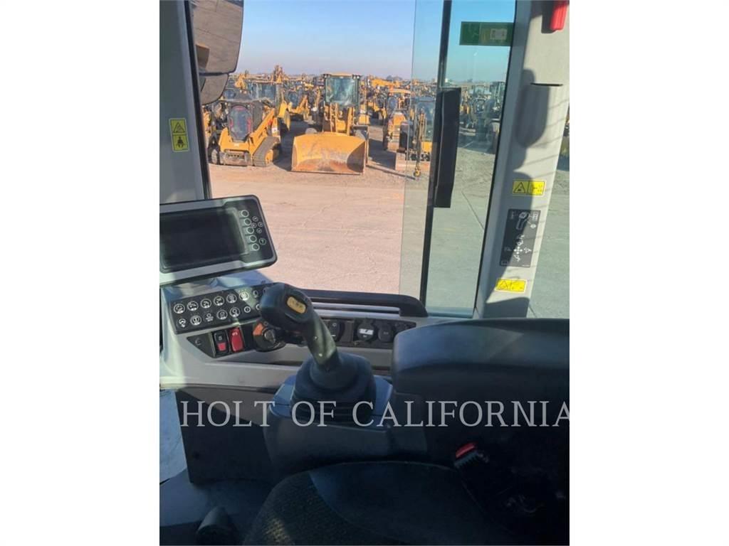 CAT 938M Wheel loaders