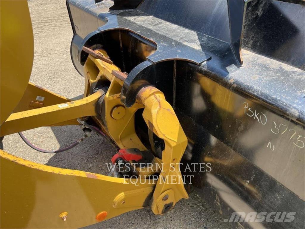 CAT 938M Wheel loaders