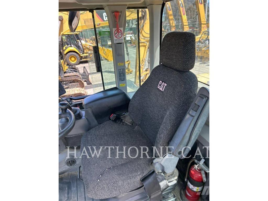 CAT 938M Wheel loaders