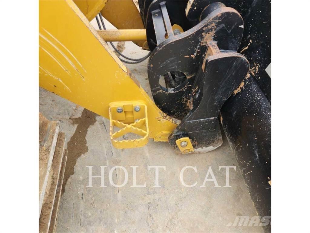 CAT 953 Crawler loaders