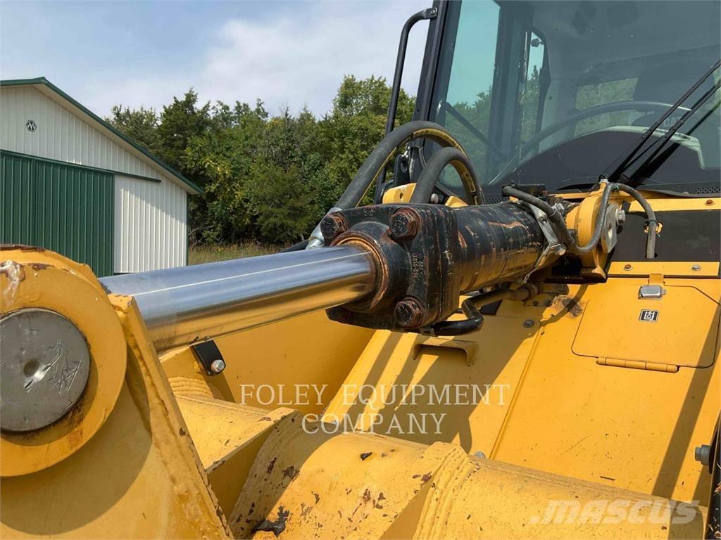 CAT 953D Crawler loaders