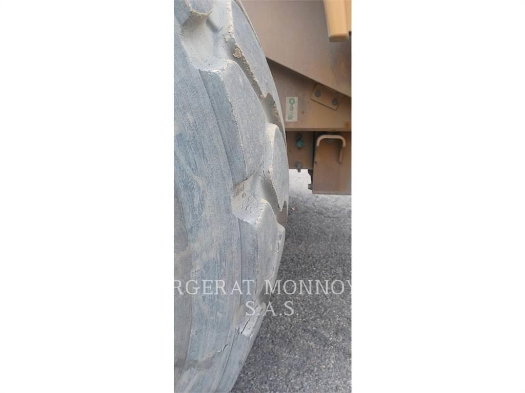 CAT 966M Wheel loaders