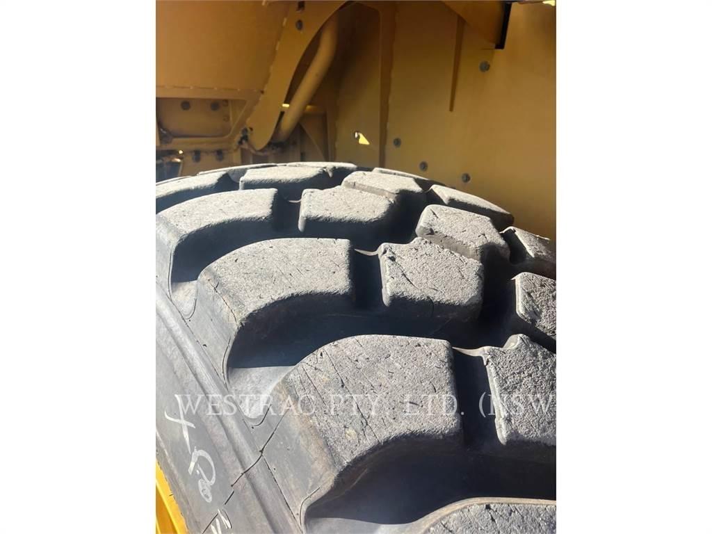 CAT 972M Wheel loaders