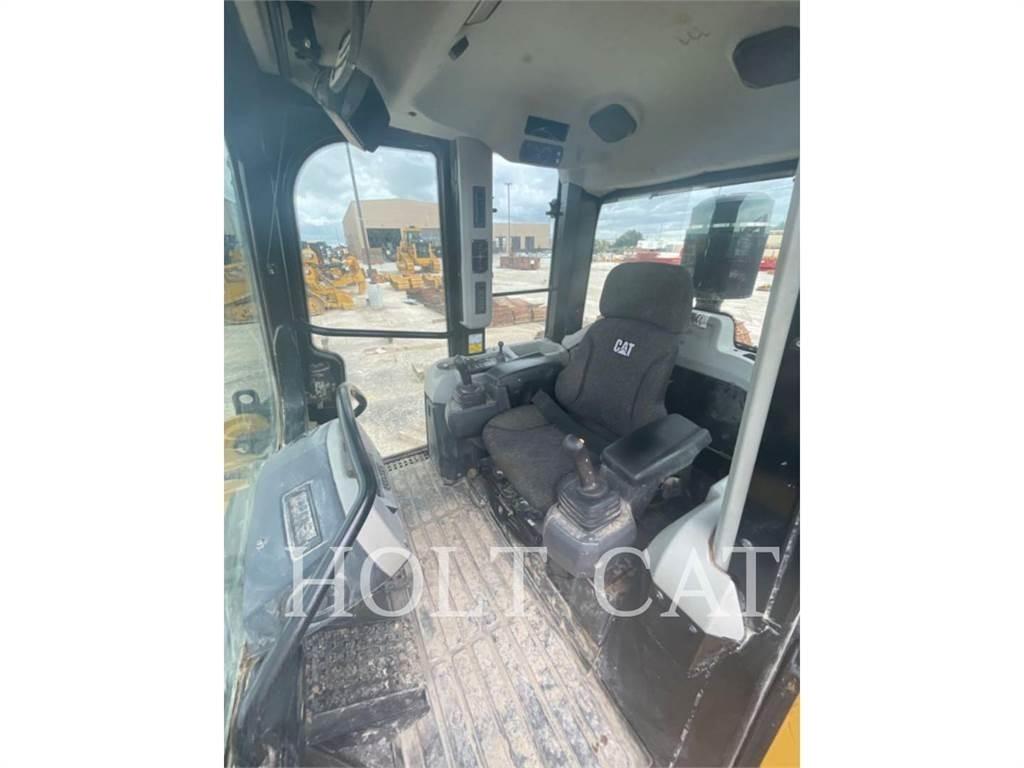 CAT 973K Crawler loaders