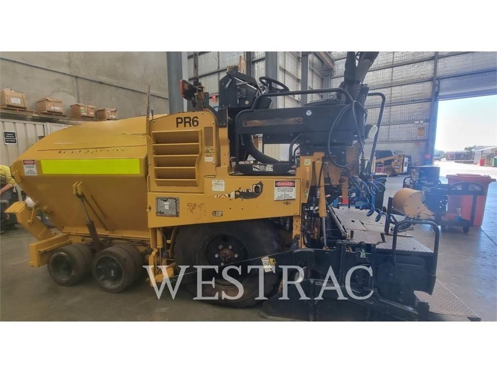 CAT AP-300 Asphalt pavers