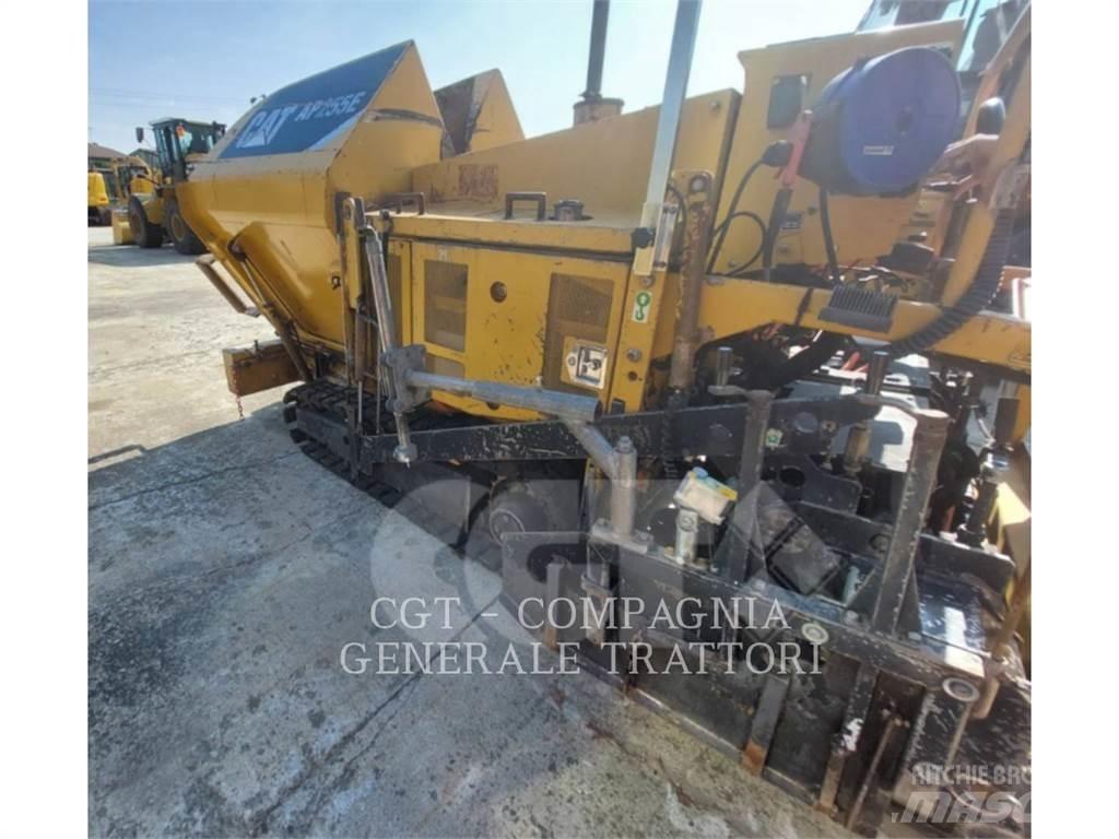 CAT AP255E Asphalt pavers