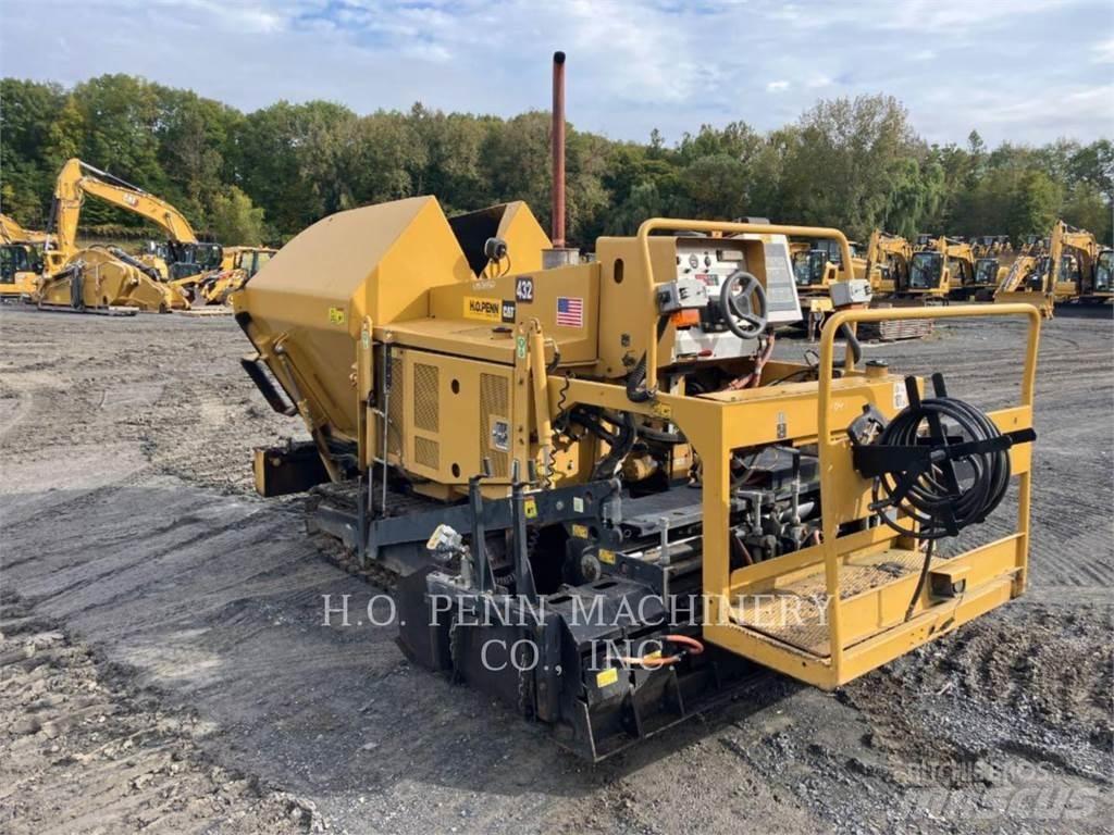 CAT AP255E Asphalt pavers