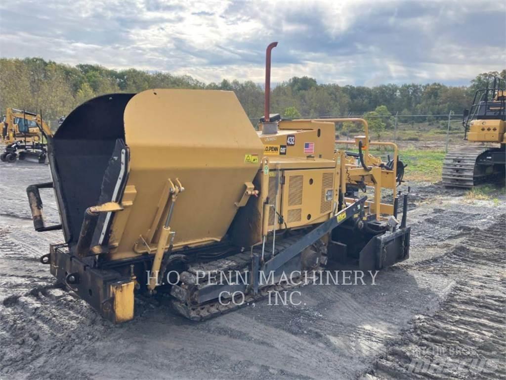 CAT AP255E Asphalt pavers
