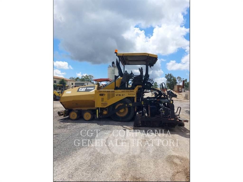CAT AP600F Asphalt pavers