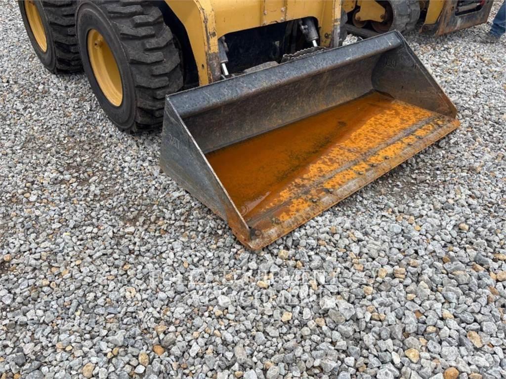 CAT BKSSLMP74 Buckets