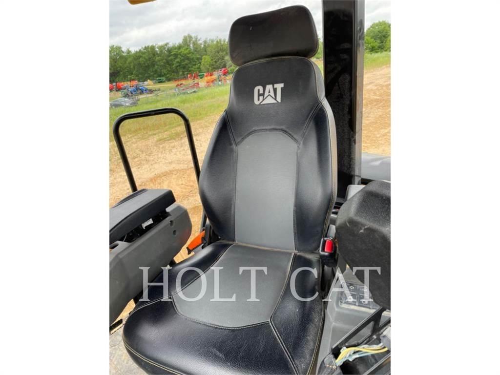 CAT CB10 Single drum rollers