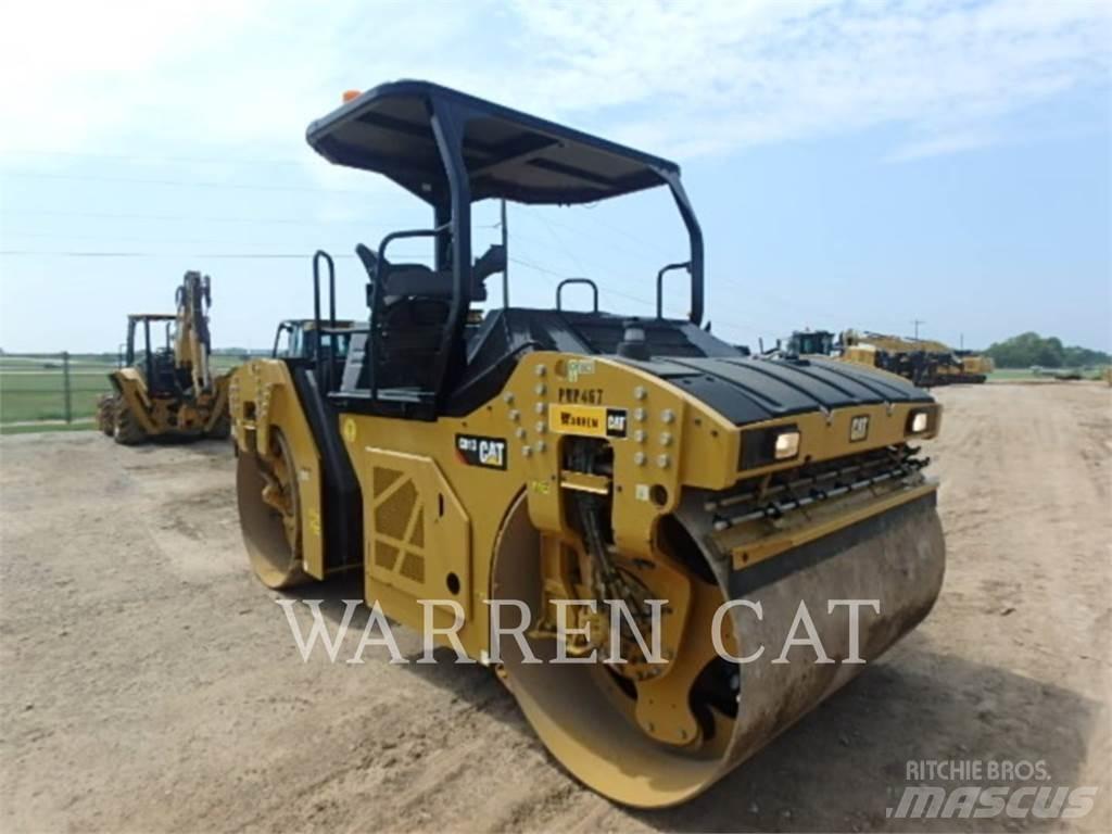 CAT CB13 Asphalt pavers