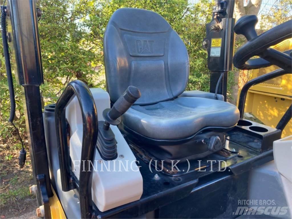 CAT CB2.7 Soil compactors