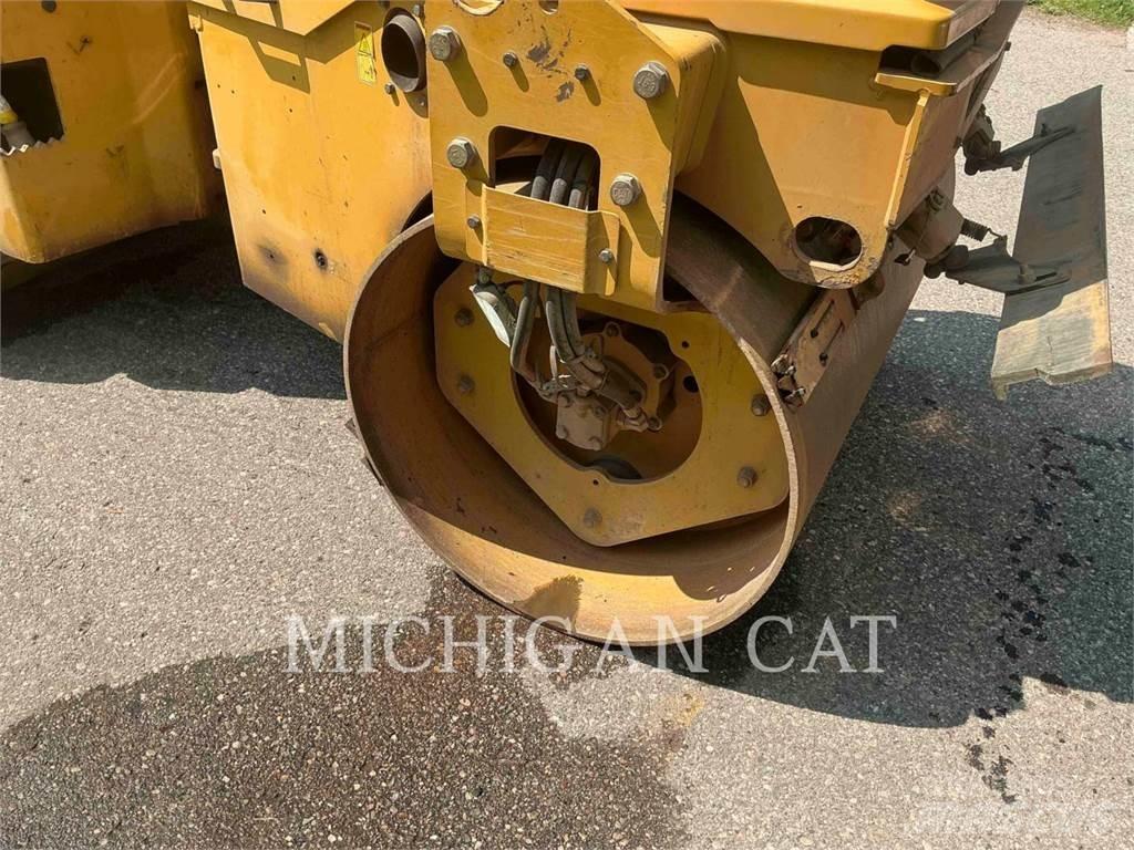 CAT CB24B Single drum rollers
