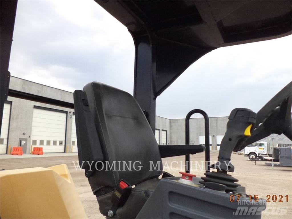 CAT CB64 Soil compactors