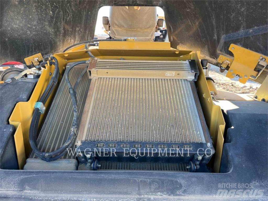 CAT CB64 Soil compactors