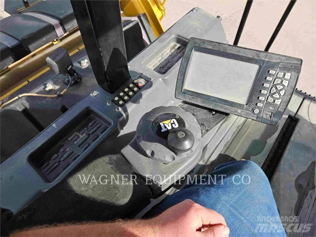 CAT CB68B Soil compactors