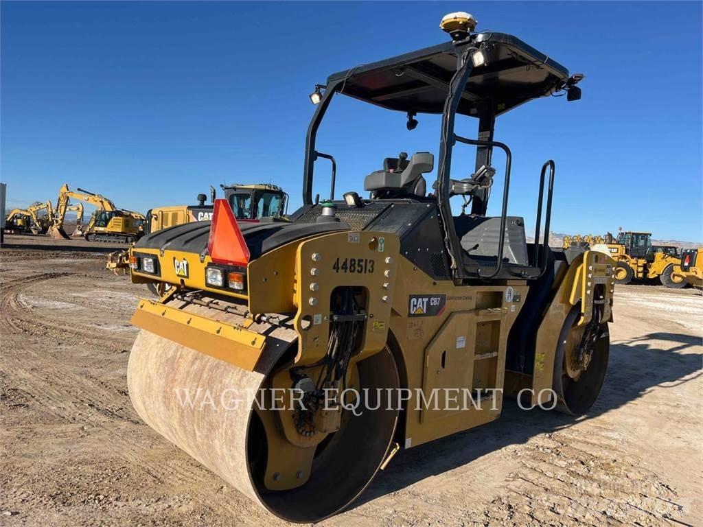 CAT CB7 Soil compactors
