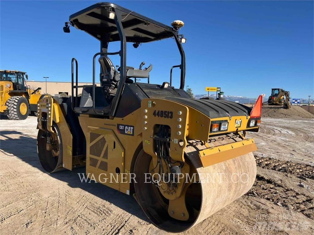 CAT CB7 Soil compactors