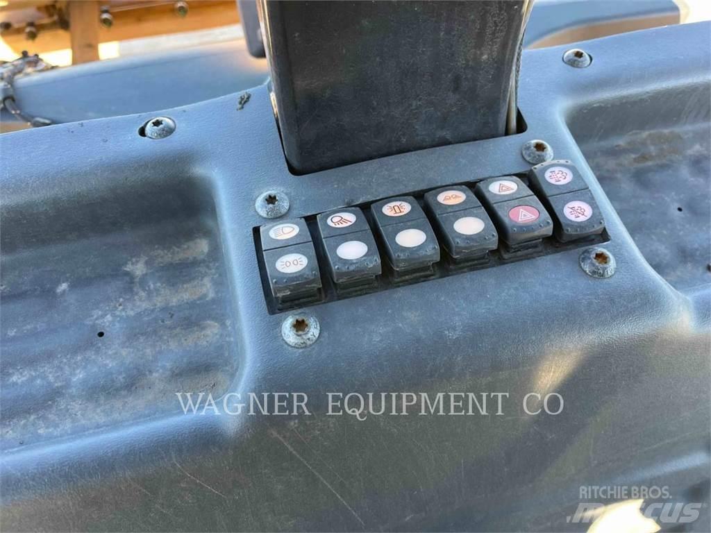 CAT CB7 Soil compactors
