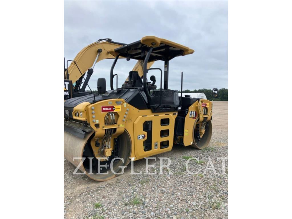 CAT CB7-02 Soil compactors