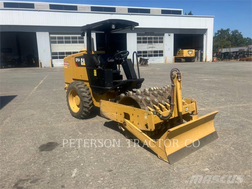 CAT CP34 Asphalt pavers