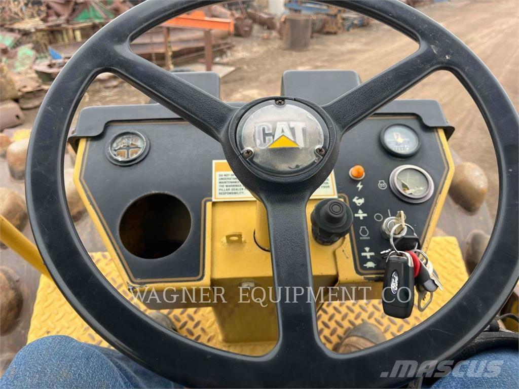 CAT CP563C Soil compactors