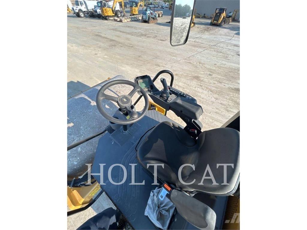 CAT CS12 Single drum rollers