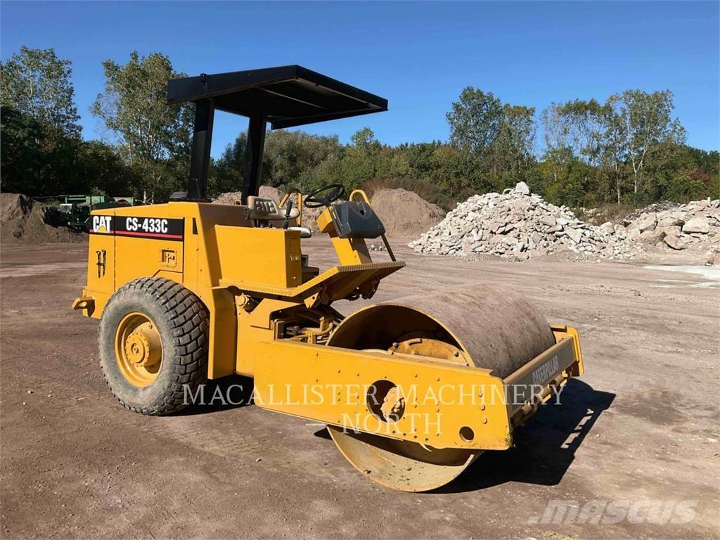 CAT CS433C Single drum rollers