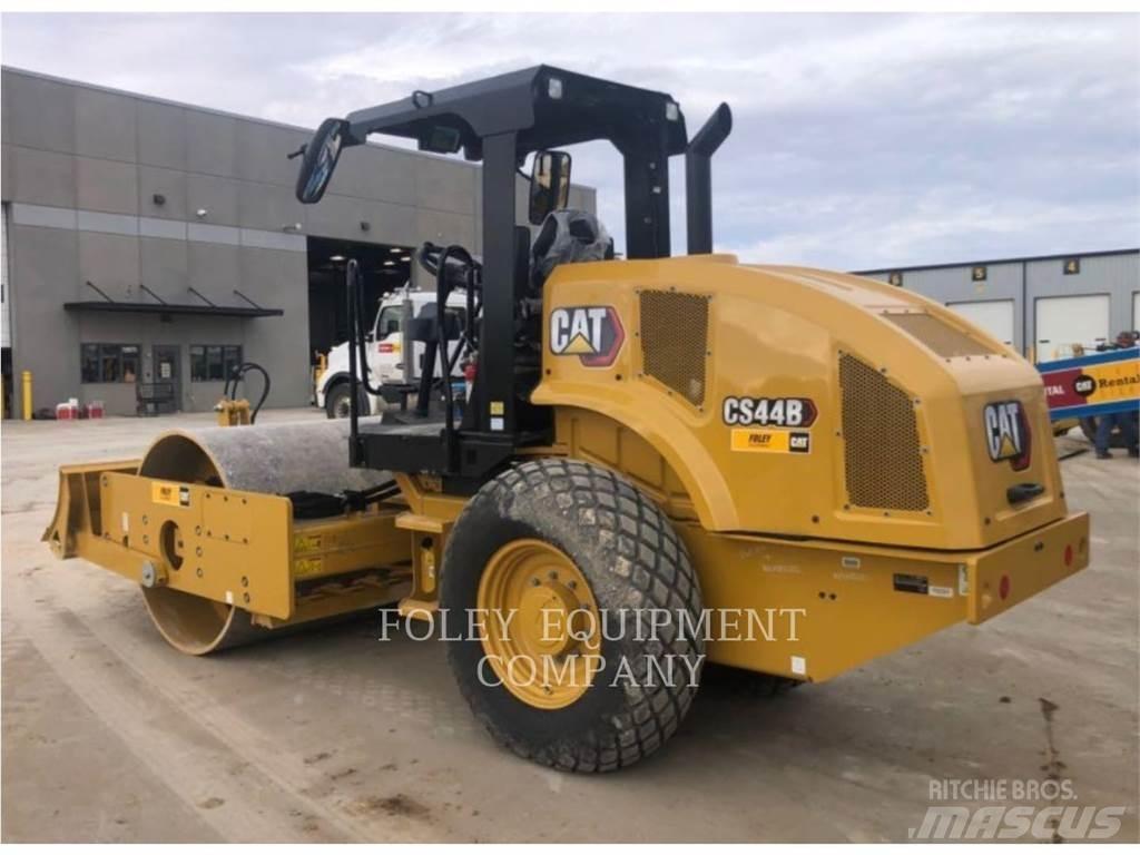 CAT CS44B Soil compactors