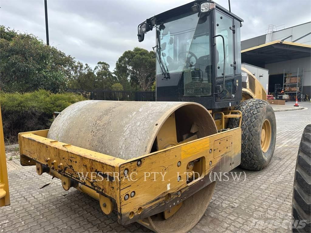 CAT CS56B Single drum rollers