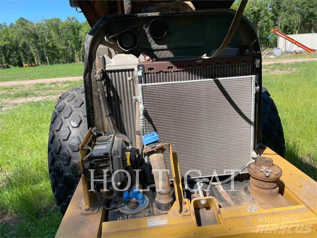 CAT CS56B Single drum rollers