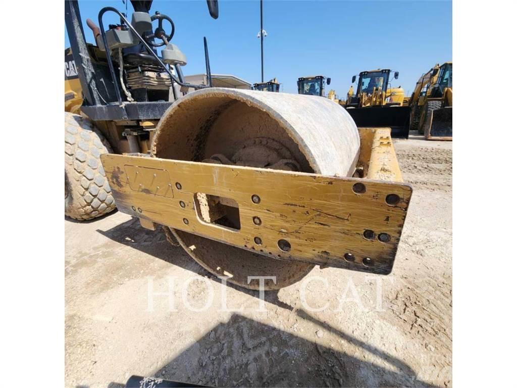 CAT CS56B Single drum rollers