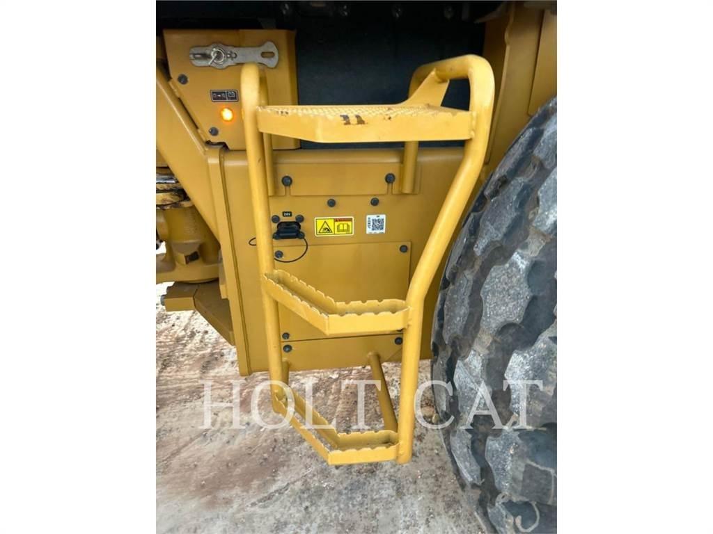 CAT CS56B CAB Single drum rollers
