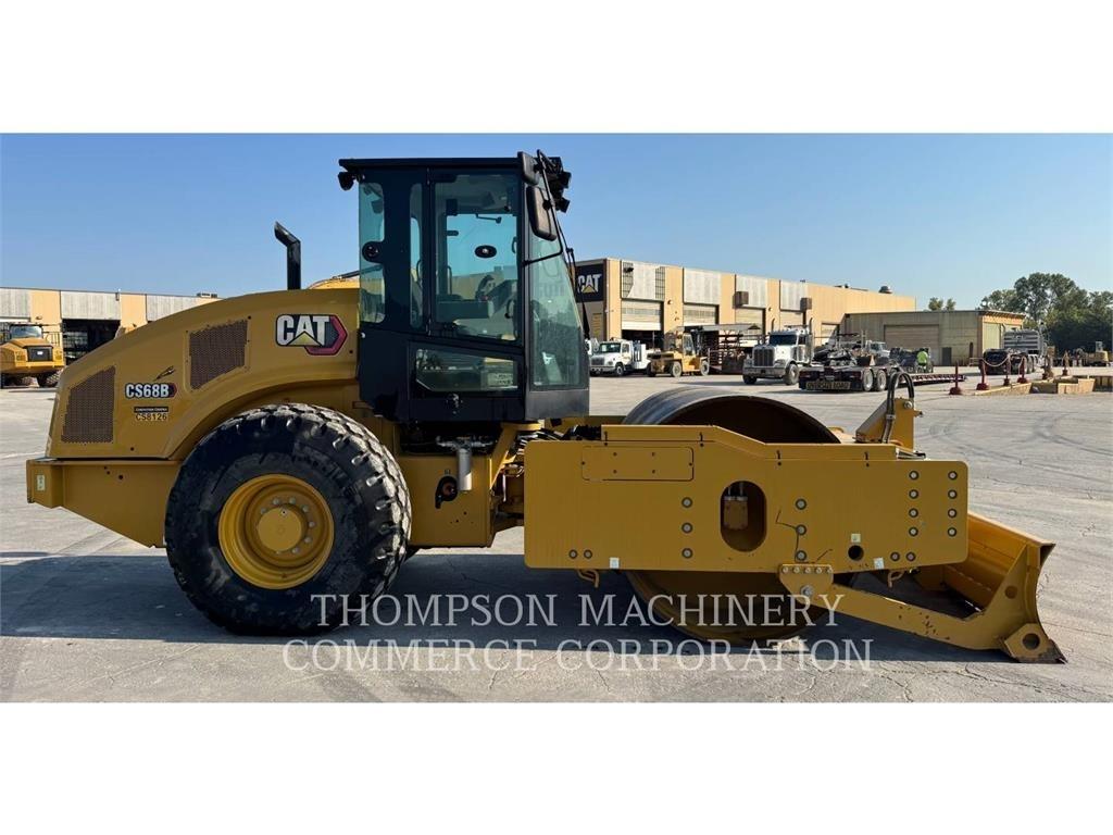 CAT CS68B Single drum rollers