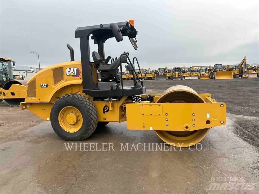 CAT CS7 Single drum rollers