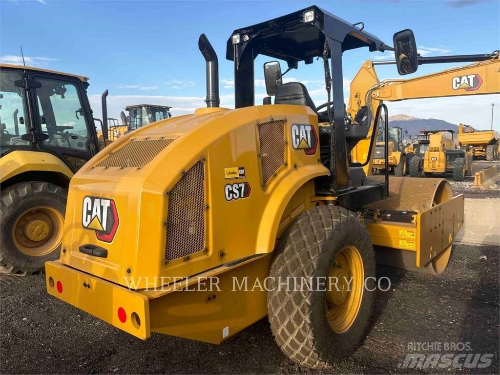 CAT CS7 Single drum rollers