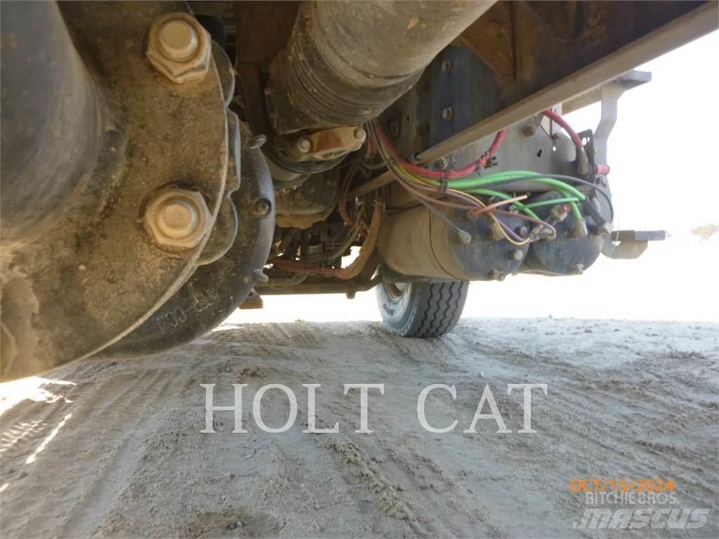 CAT CT660S SBA 6X4 Tanker trucks
