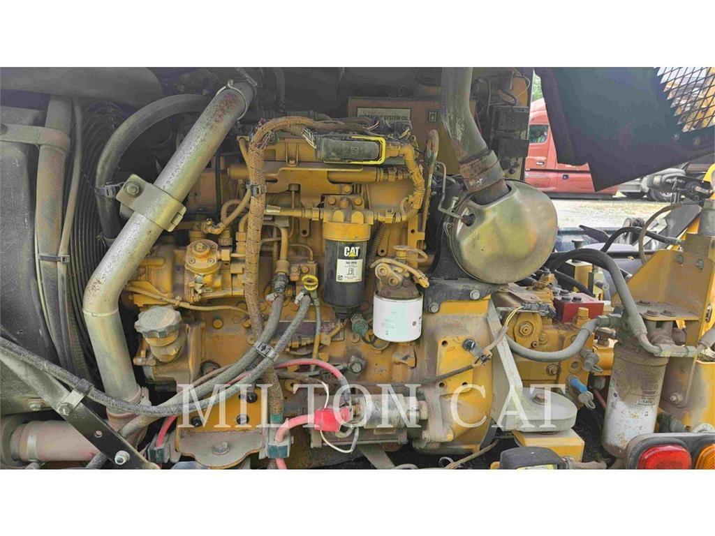 CAT CW14 Pneumatic tired rollers