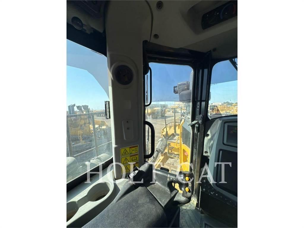 CAT D10T SS Crawler dozers