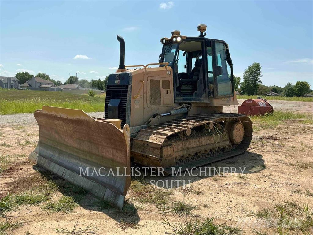 CAT D4 Crawler dozers