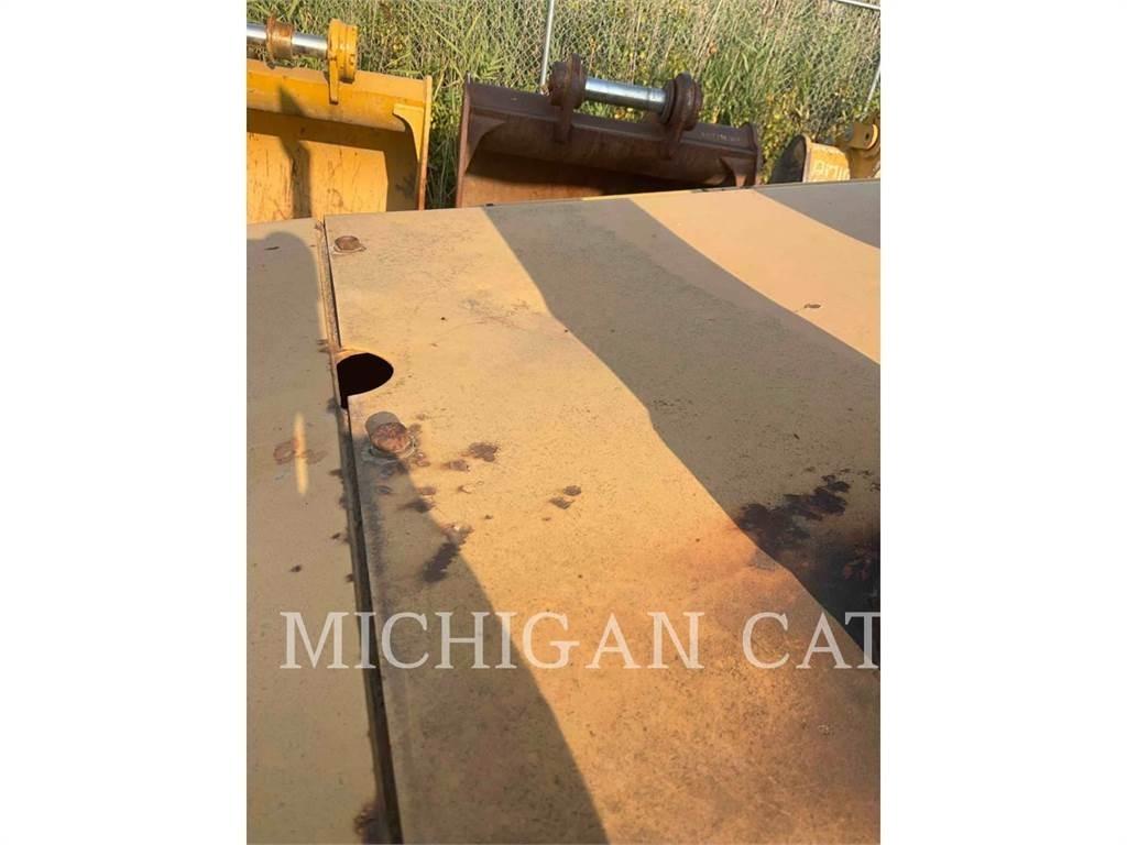 CAT D4H Crawler dozers