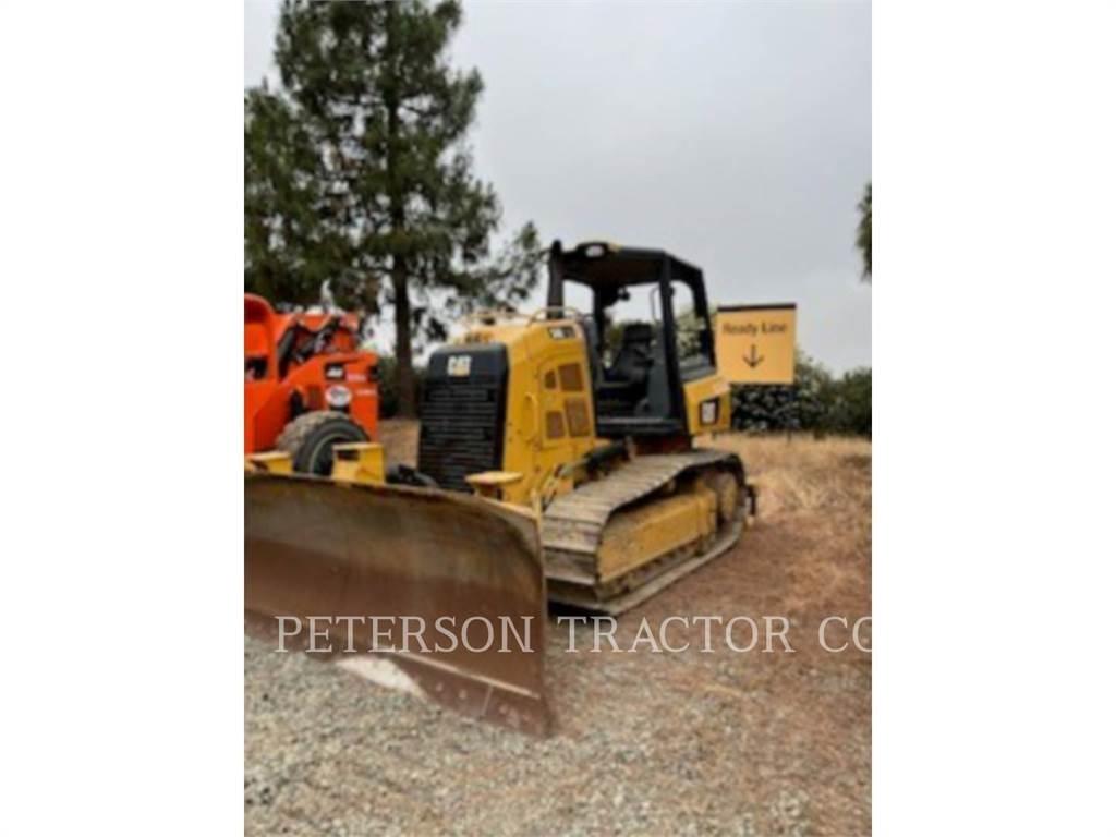 CAT D4K2 Crawler dozers