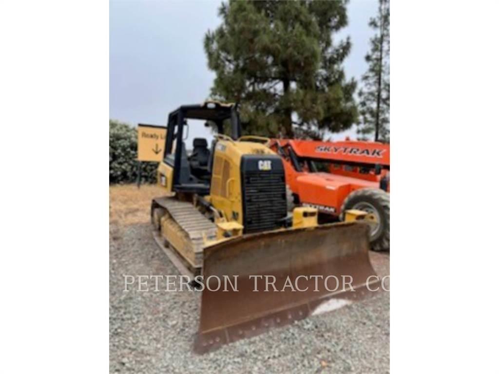 CAT D4K2 Crawler dozers