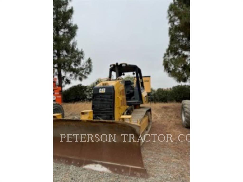 CAT D4K2 Crawler dozers